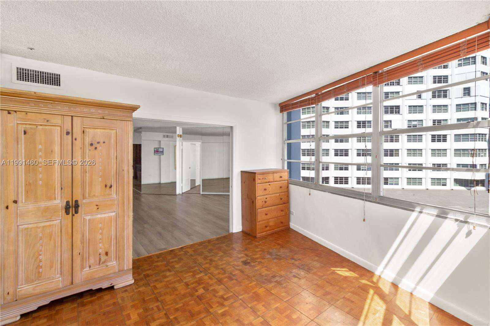 Four Ambassadors at 905 Brickell Bay Dr, Miami, FL 33131 - For Rent photo 5