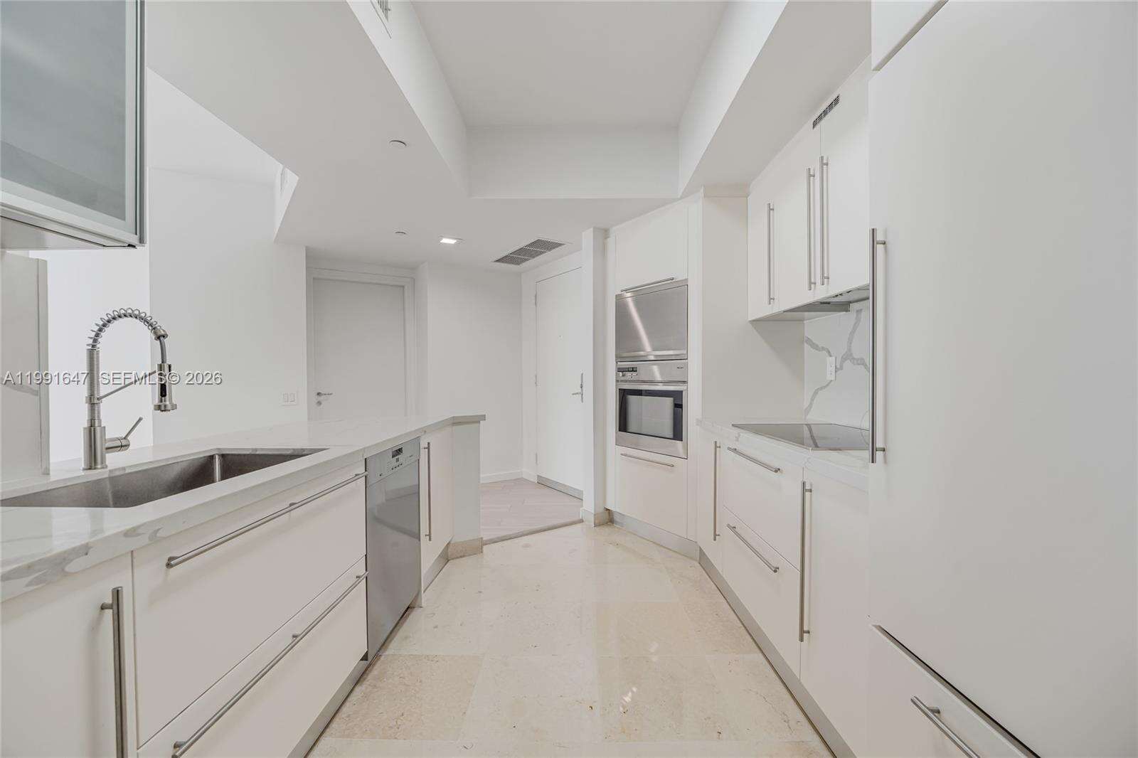 Icon at 450 Alton Rd, Miami Beach, FL 33139 - For Rent photo 20