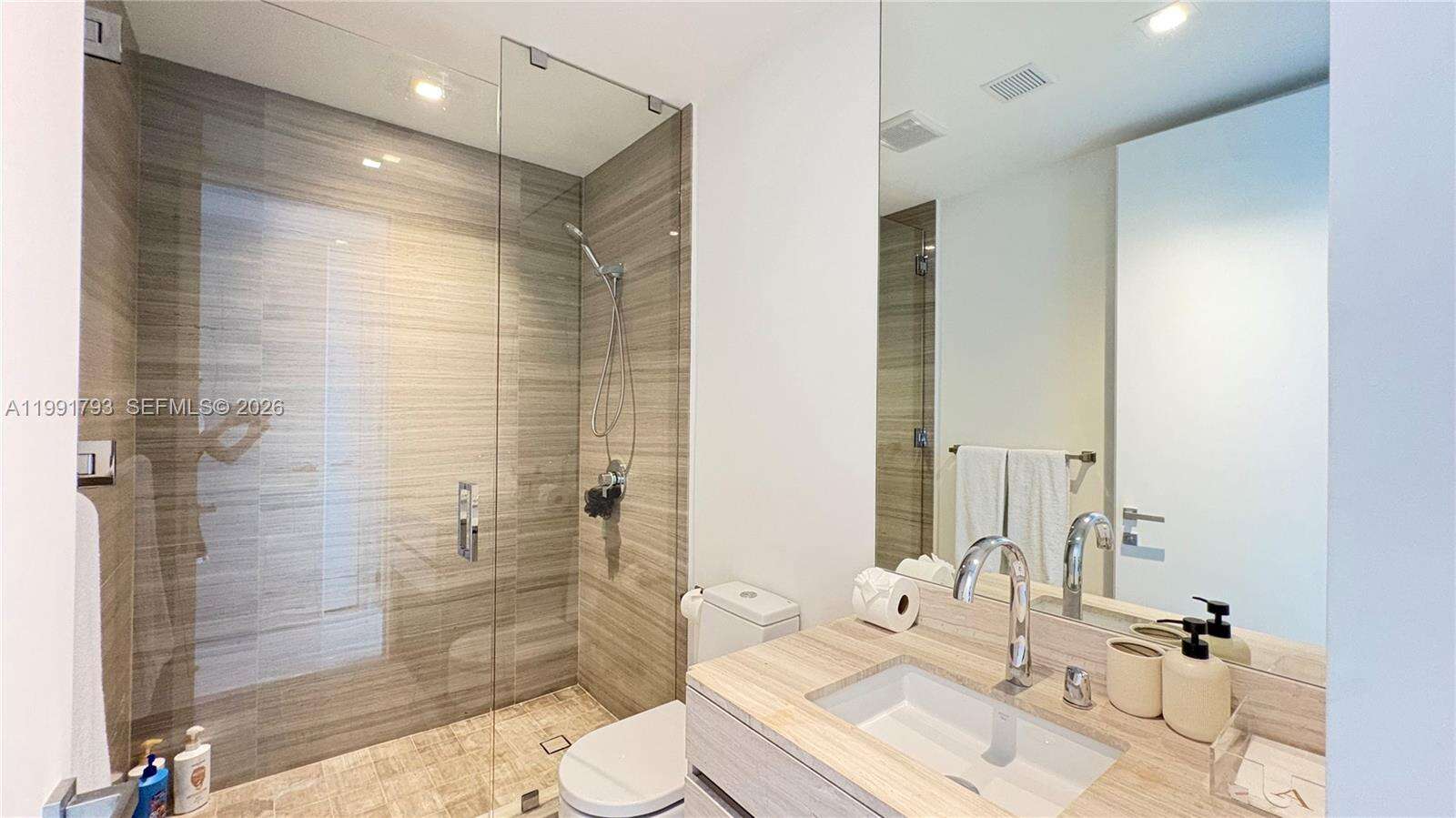 Armani Casa at 18975 Collins Ave, Sunny Isles Beach, FL 33160 - For Rent photo 17