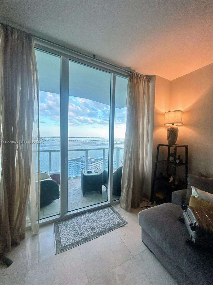 Emerald At Brickell at 218 14 St, Miami, FL 33131 - For Rent photo 5