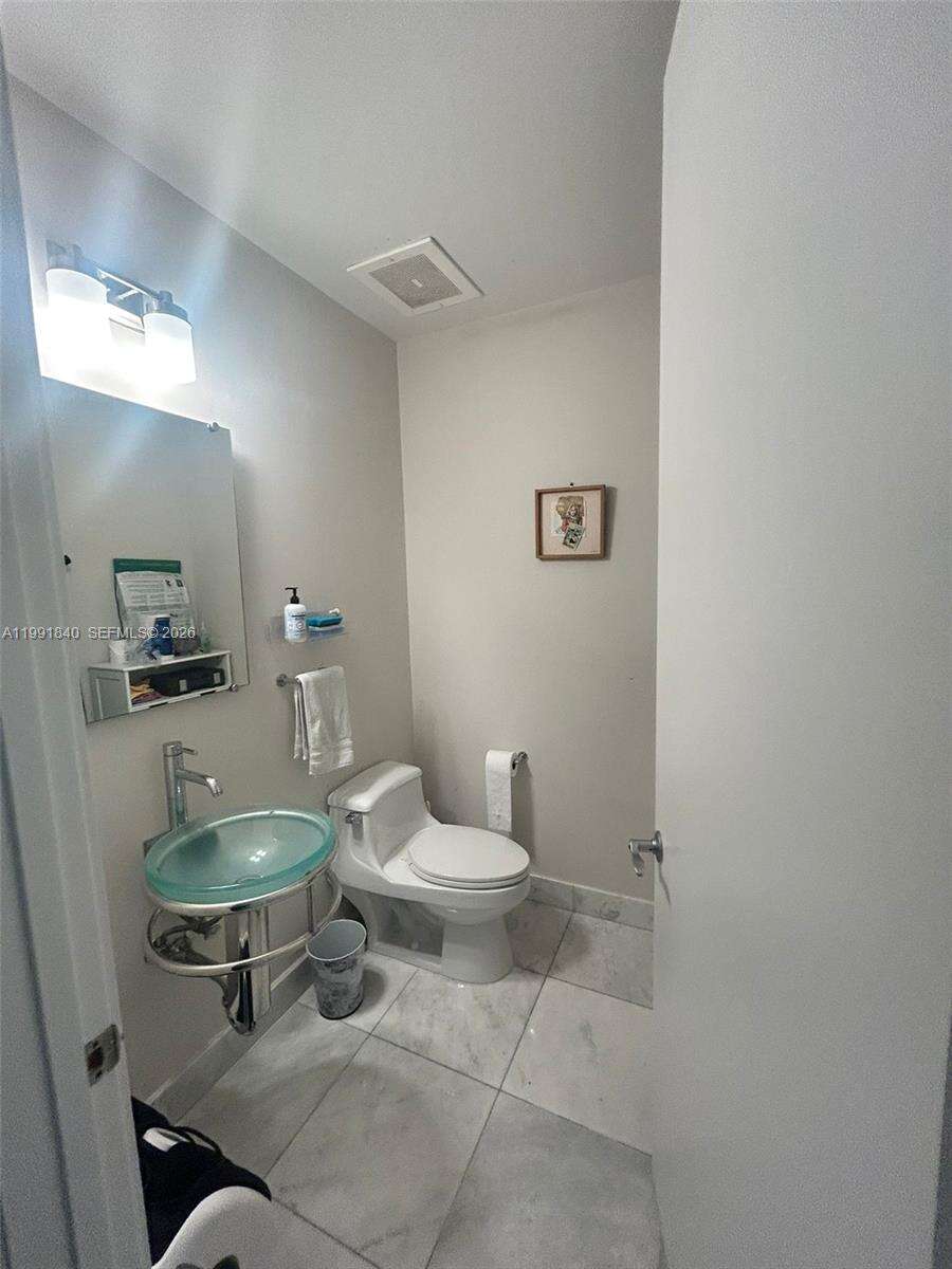 Emerald At Brickell at 218 14 St, Miami, FL 33131 - For Rent photo 10