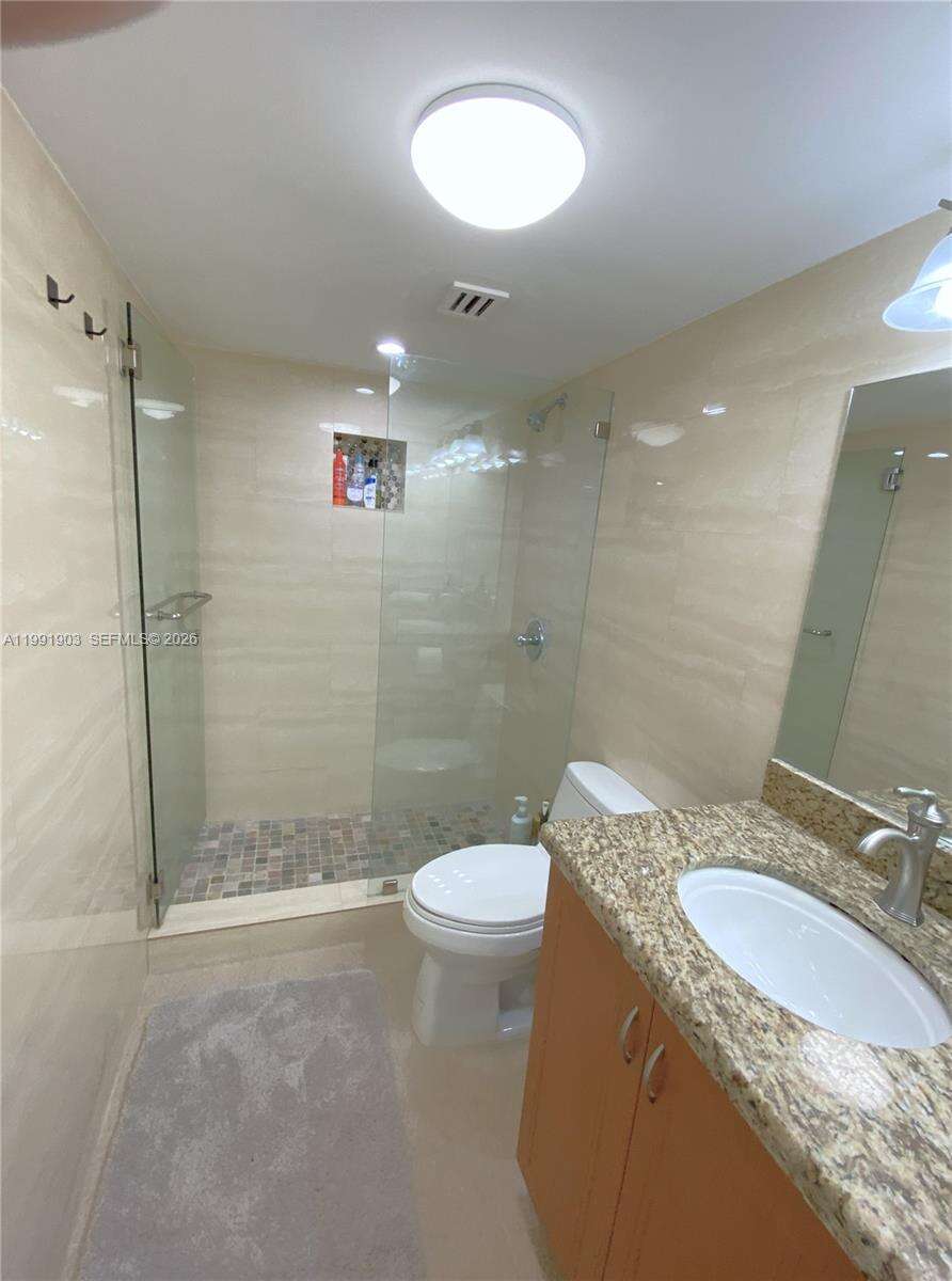Parker Plaza at 2030 Ocean Dr, Hallandale Beach, FL 33009 - For Rent photo 22