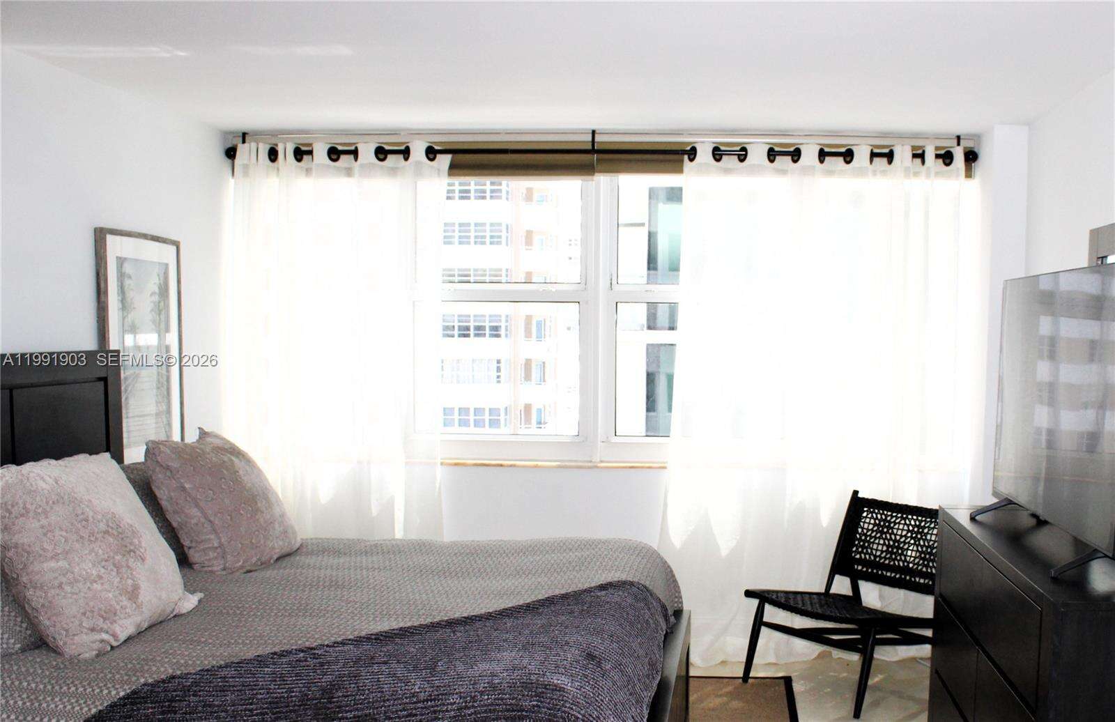 Parker Plaza at 2030 Ocean Dr, Hallandale Beach, FL 33009 - For Rent photo 25