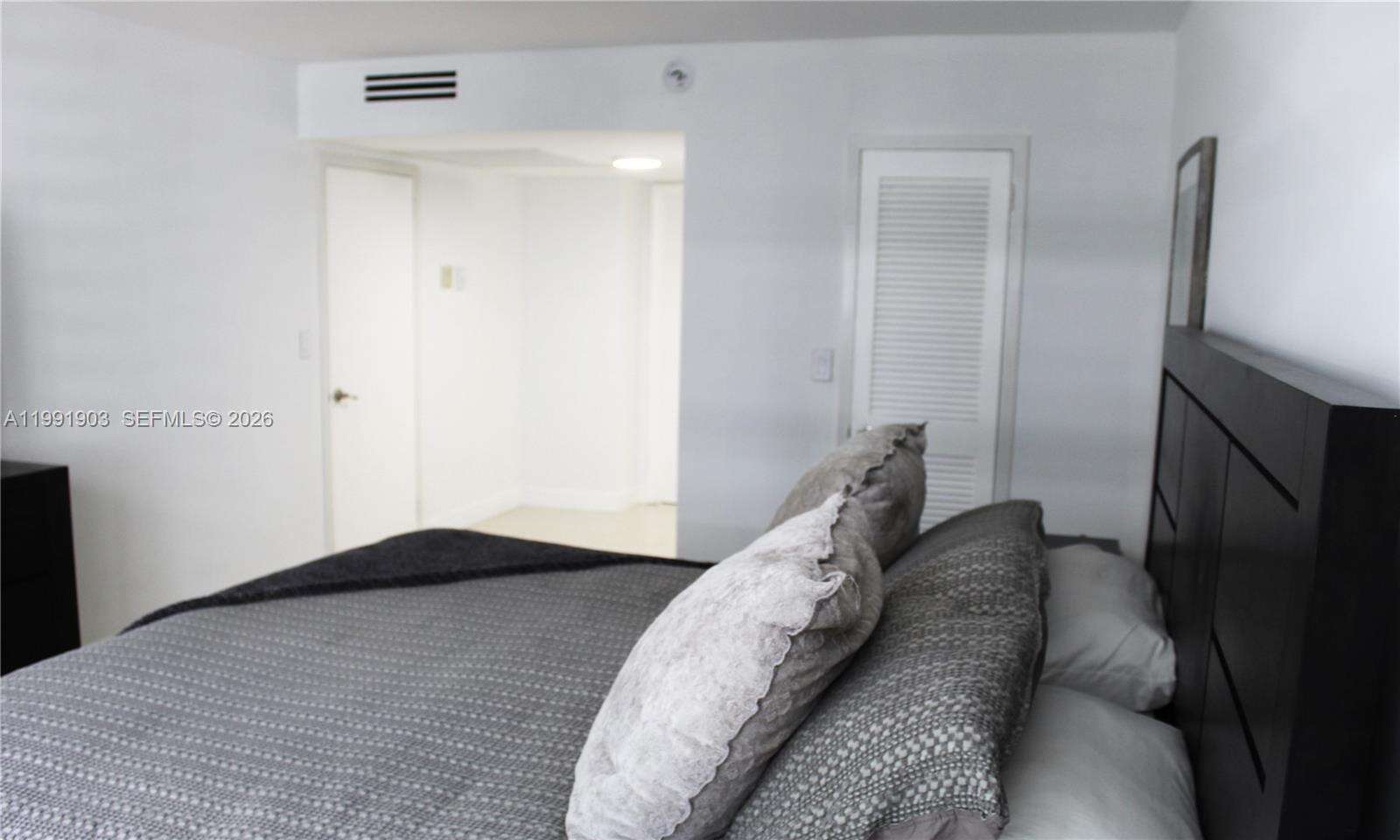 Parker Plaza at 2030 Ocean Dr, Hallandale Beach, FL 33009 - For Rent photo 26