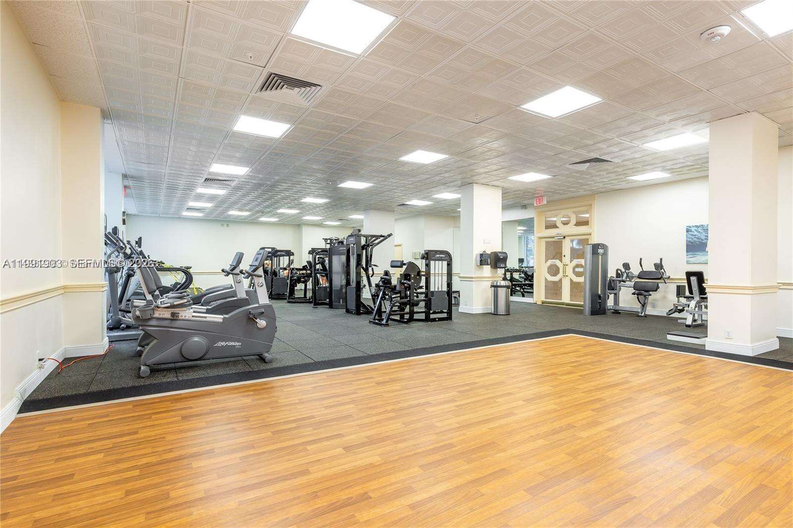 Parker Plaza at 2030 Ocean Dr, Hallandale Beach, FL 33009 - For Rent photo 33