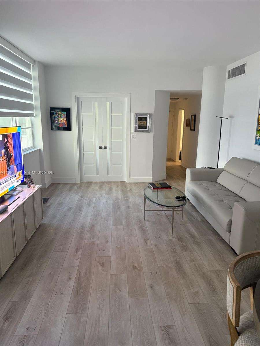 The Carriage Club North at 5005 Collins Ave, Miami Beach, FL 33140 - For Rent photo 6