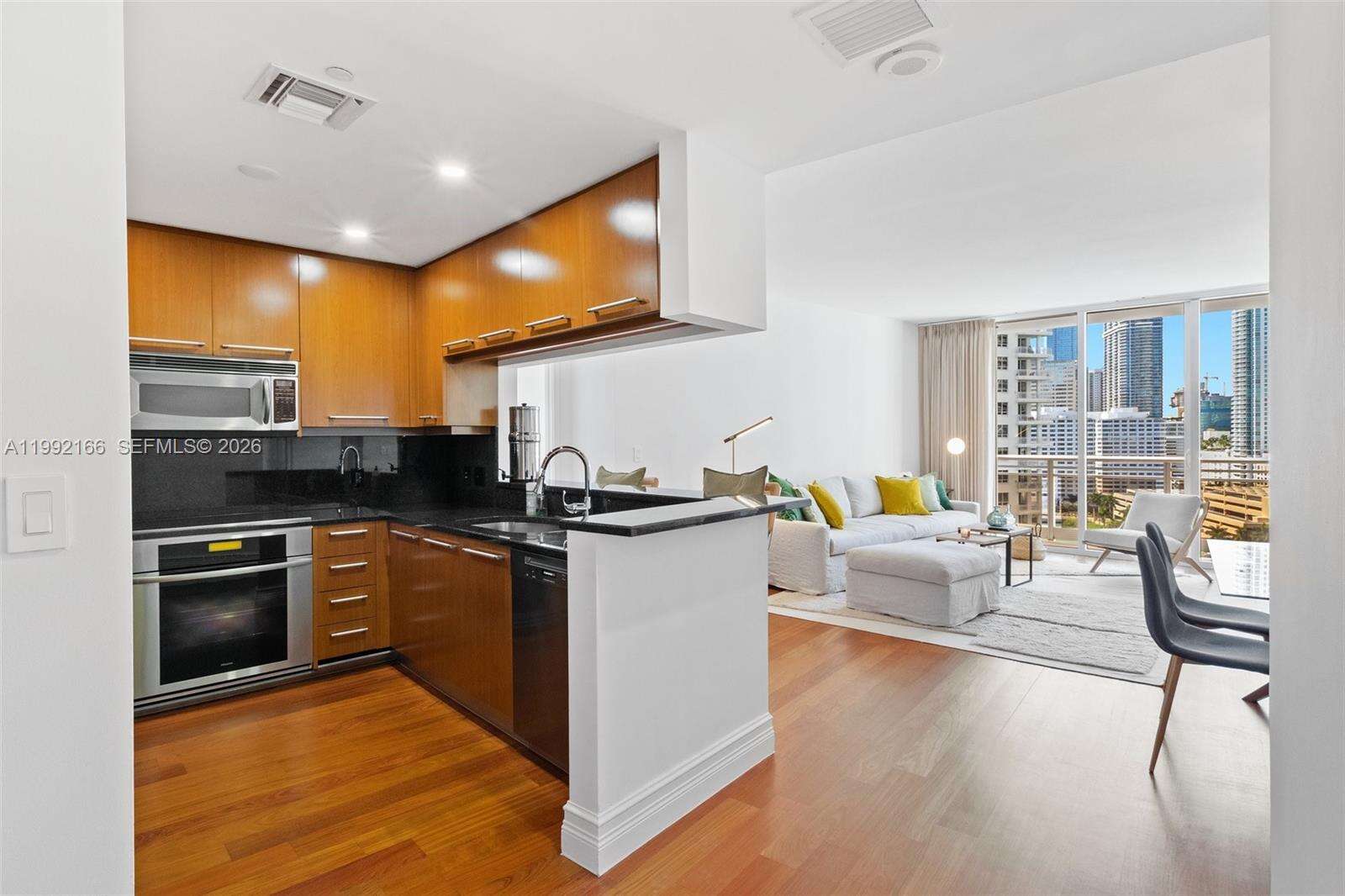 Carbonell at 901 Brickell Key Blvd, Miami, FL 33131 - For Rent photo 2