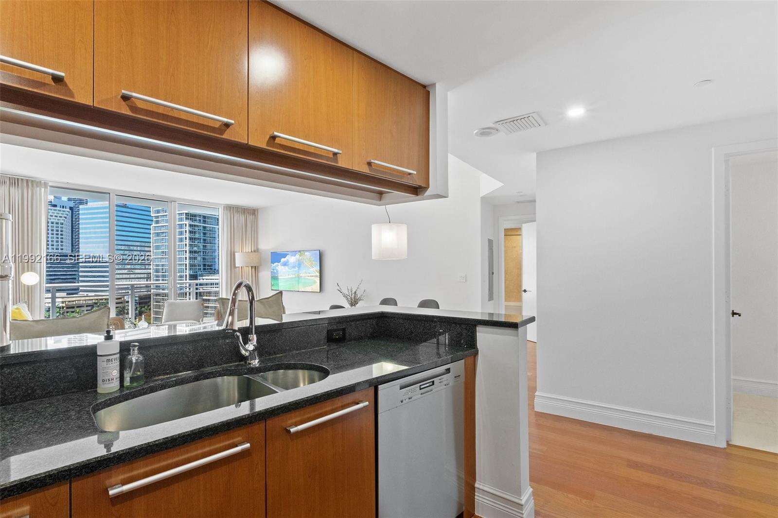 Carbonell at 901 Brickell Key Blvd, Miami, FL 33131 - For Rent photo 14