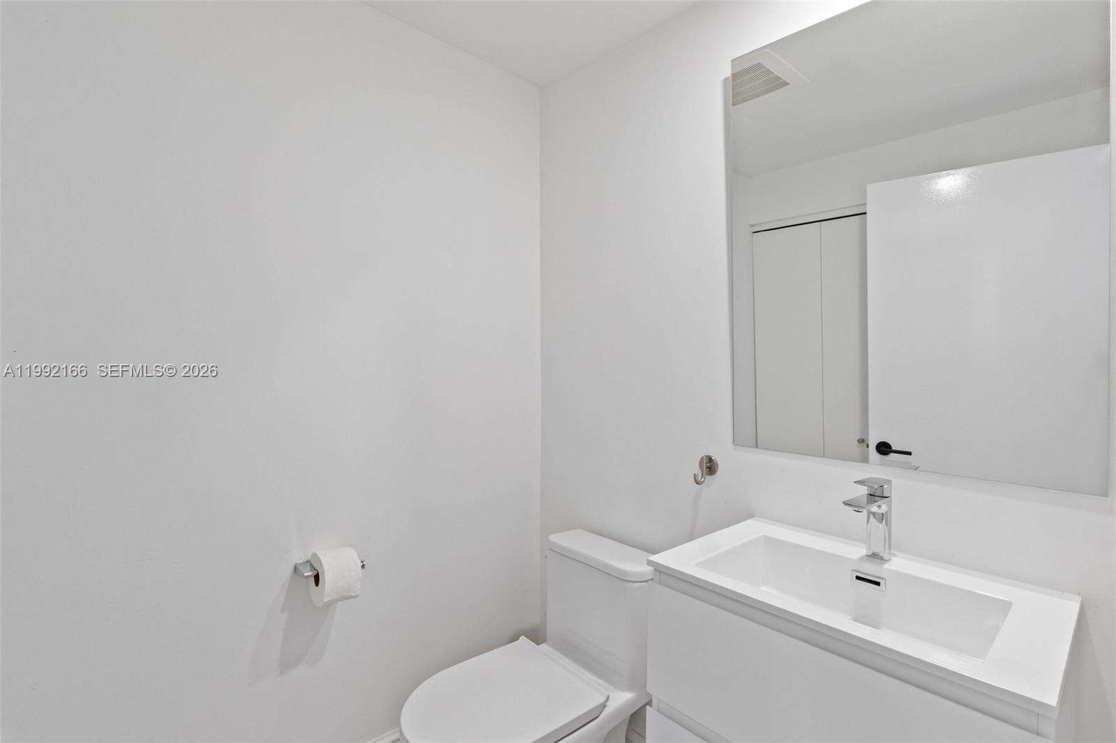 Carbonell at 901 Brickell Key Blvd, Miami, FL 33131 - For Rent photo 15