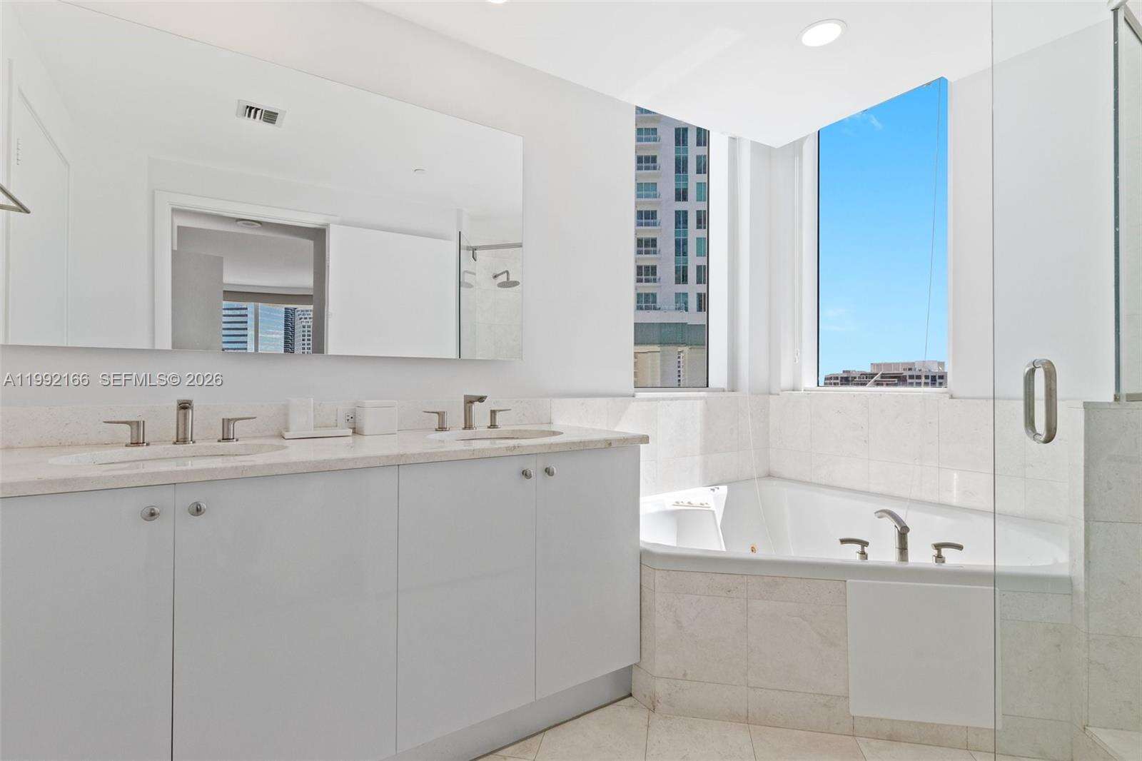 Carbonell at 901 Brickell Key Blvd, Miami, FL 33131 - For Rent photo 20