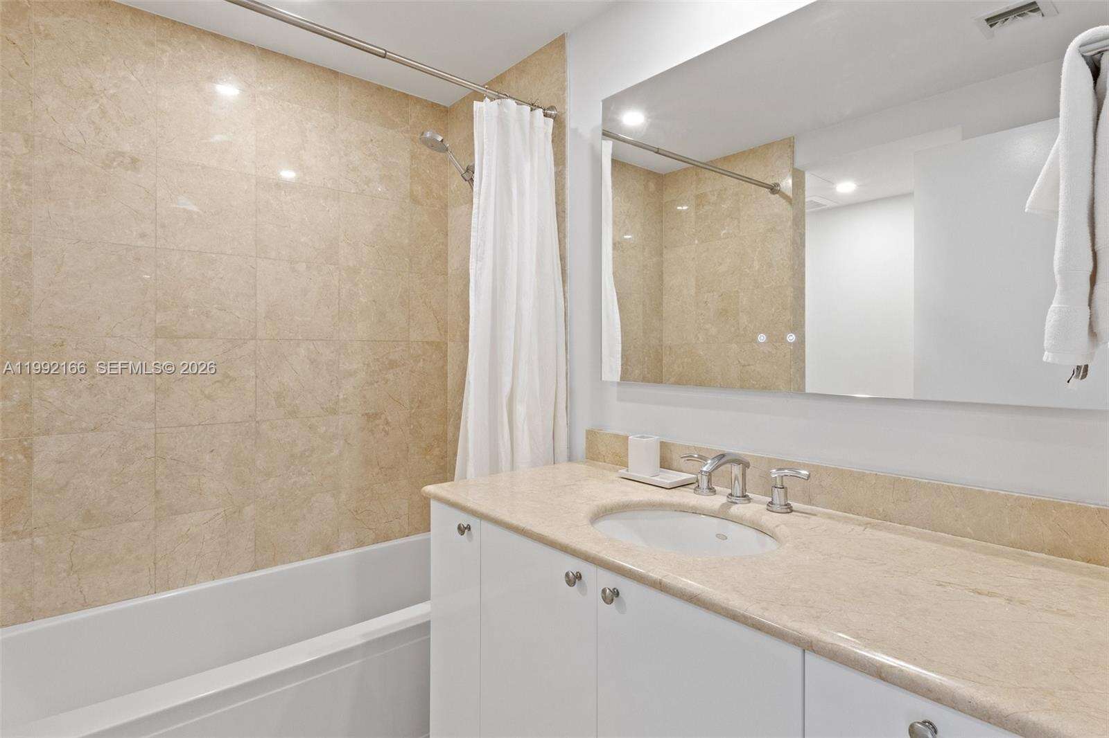 Carbonell at 901 Brickell Key Blvd, Miami, FL 33131 - For Rent photo 24