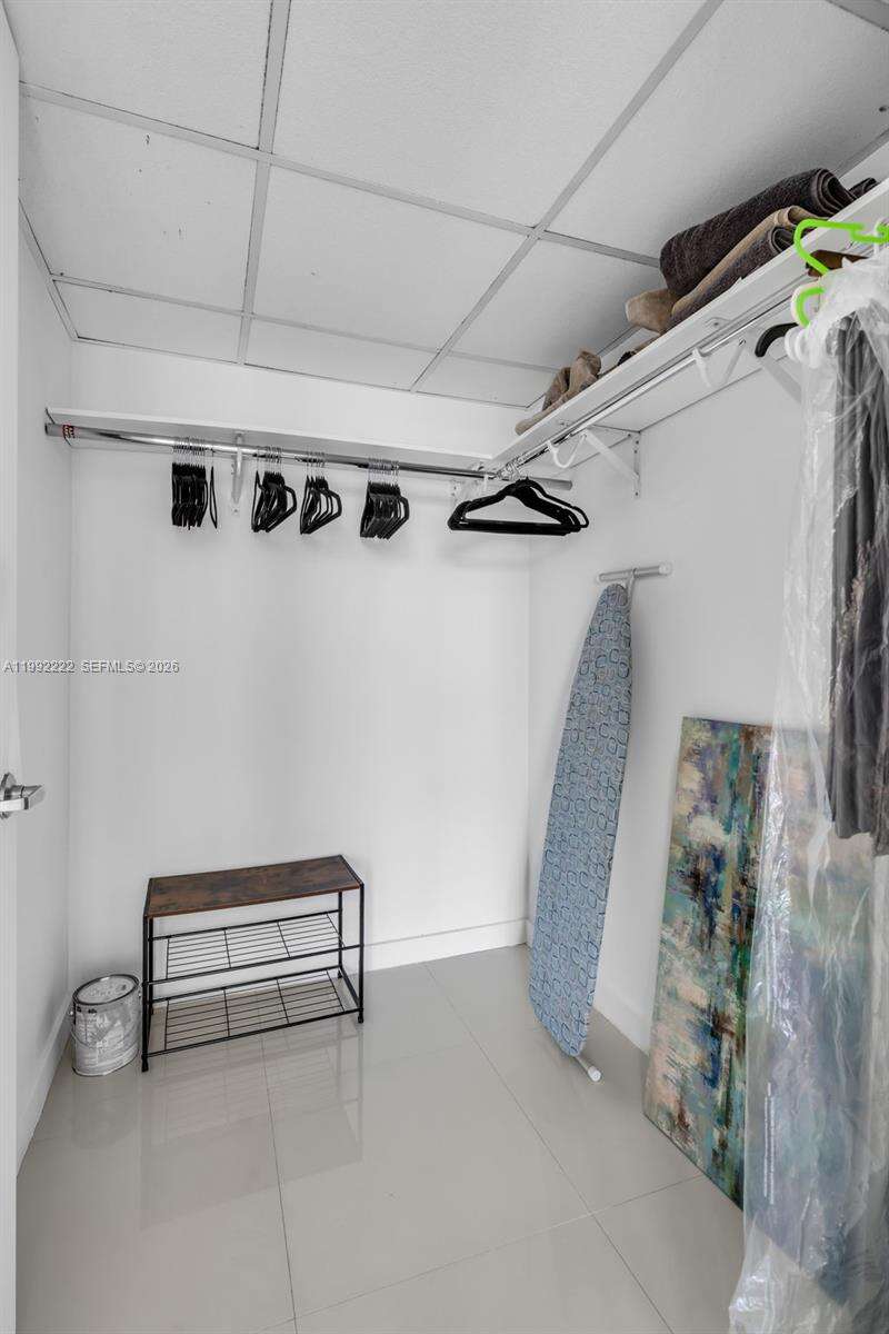 Icon Brickell 2 at 495 Brickell Ave, Miami, FL 33131 - For Rent photo 11