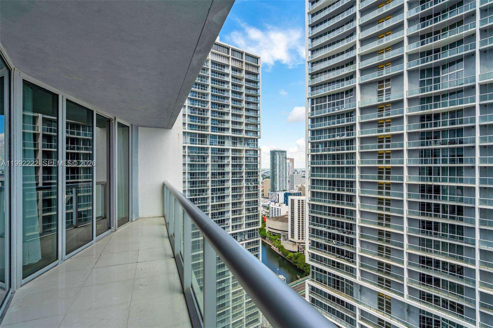 Icon Brickell 2 at 495 Brickell Ave, Miami, FL 33131 - For Rent photo 14