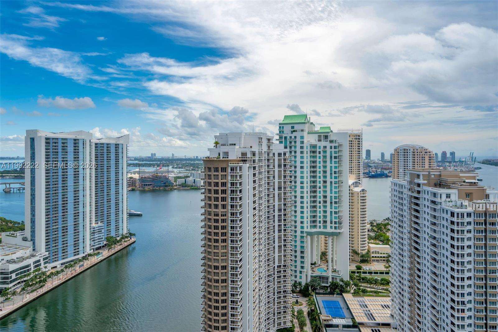 Icon Brickell 2 at 495 Brickell Ave, Miami, FL 33131 - For Rent photo 15
