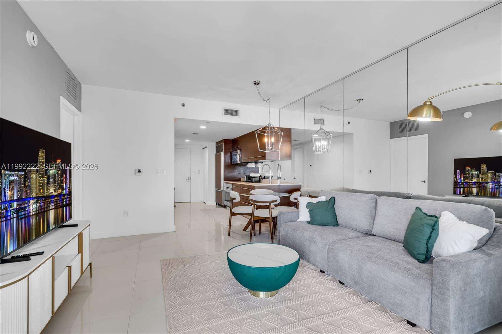 Icon Brickell 2 at 495 Brickell Ave, Miami, FL 33131 - For Rent photo 6