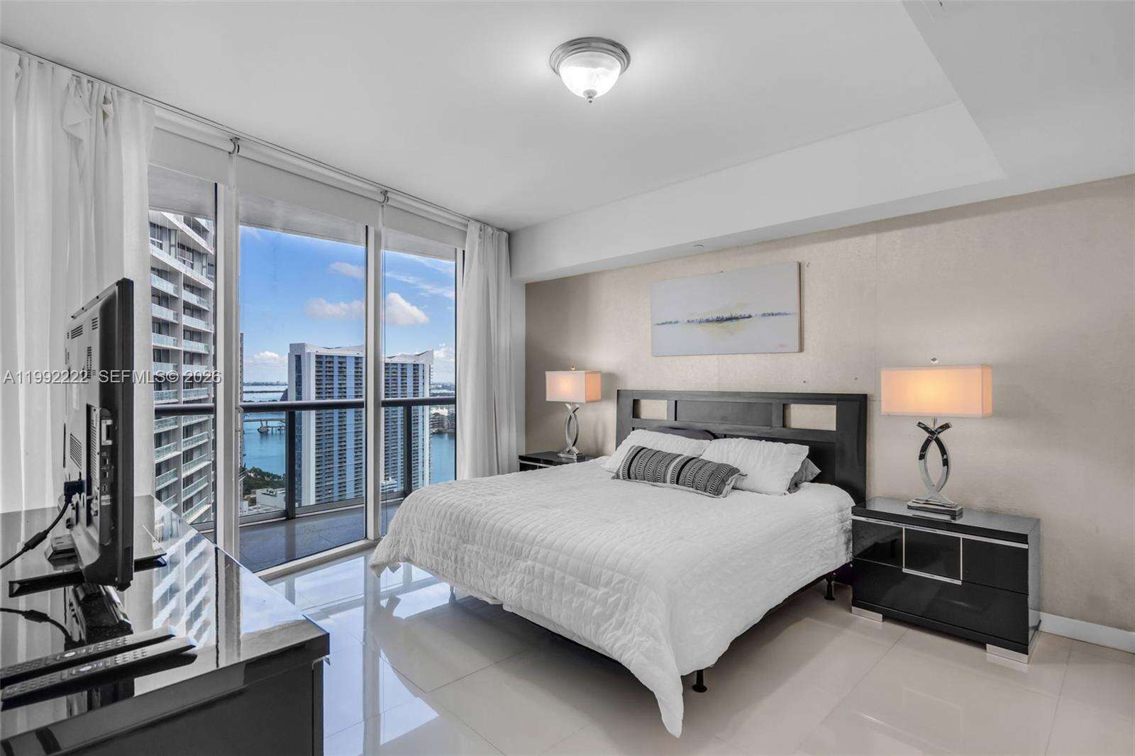 Icon Brickell 2 at 495 Brickell Ave, Miami, FL 33131 - For Rent photo 8