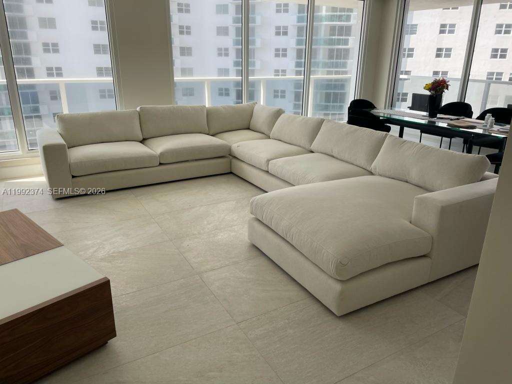 Aquarius at 2751 Ocean Dr, Hollywood, FL 33019 - For Rent photo 3