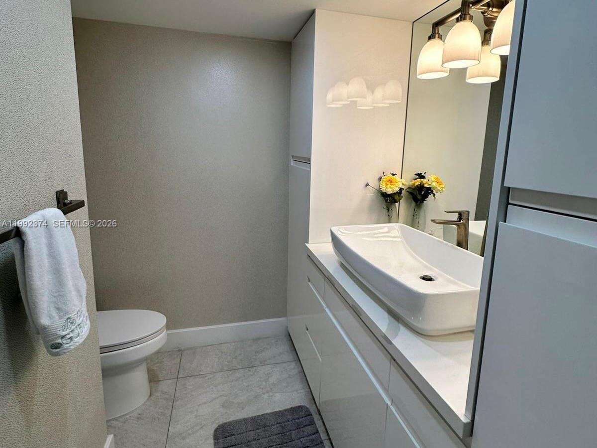 Aquarius at 2751 Ocean Dr, Hollywood, FL 33019 - For Rent photo 24