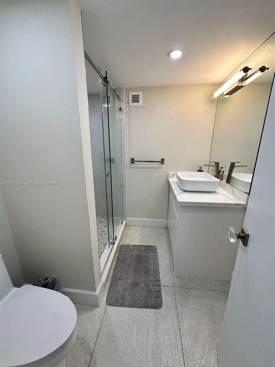 Aquarius at 2751 Ocean Dr, Hollywood, FL 33019 - For Rent photo 29