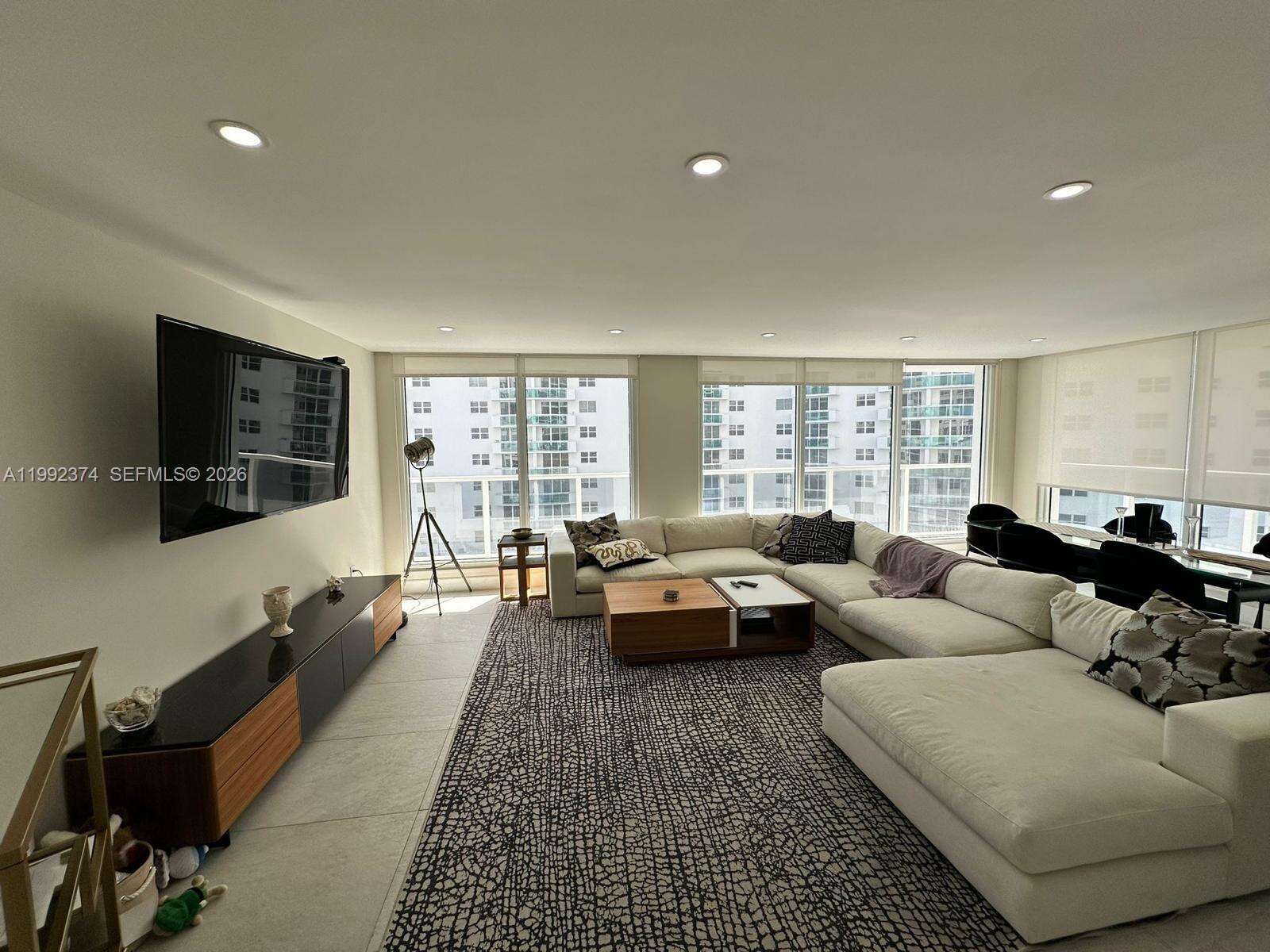 Aquarius at 2751 Ocean Dr, Hollywood, FL 33019 - For Rent photo 32