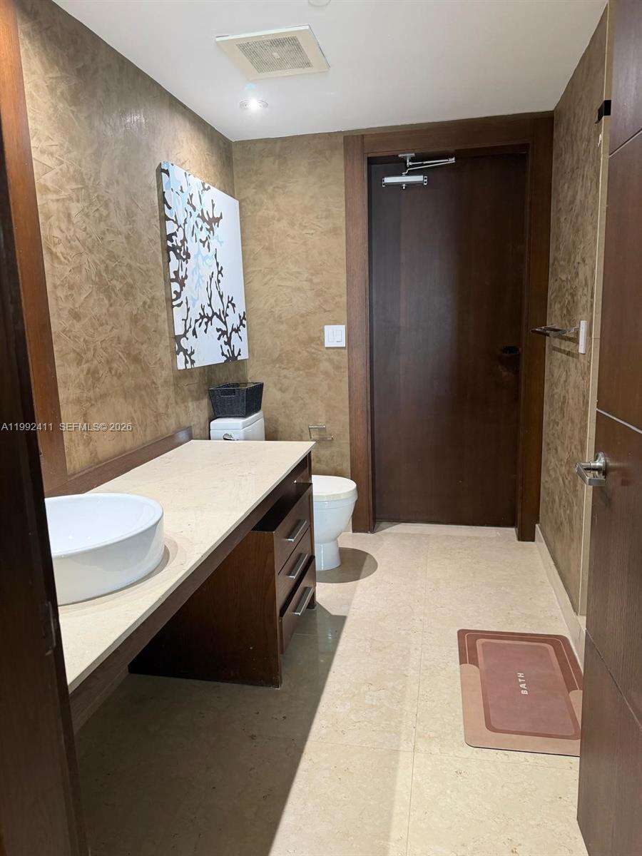 Icon Brickell 1 at 465 Brickell Ave, Miami, FL 33131 - For Rent photo 14