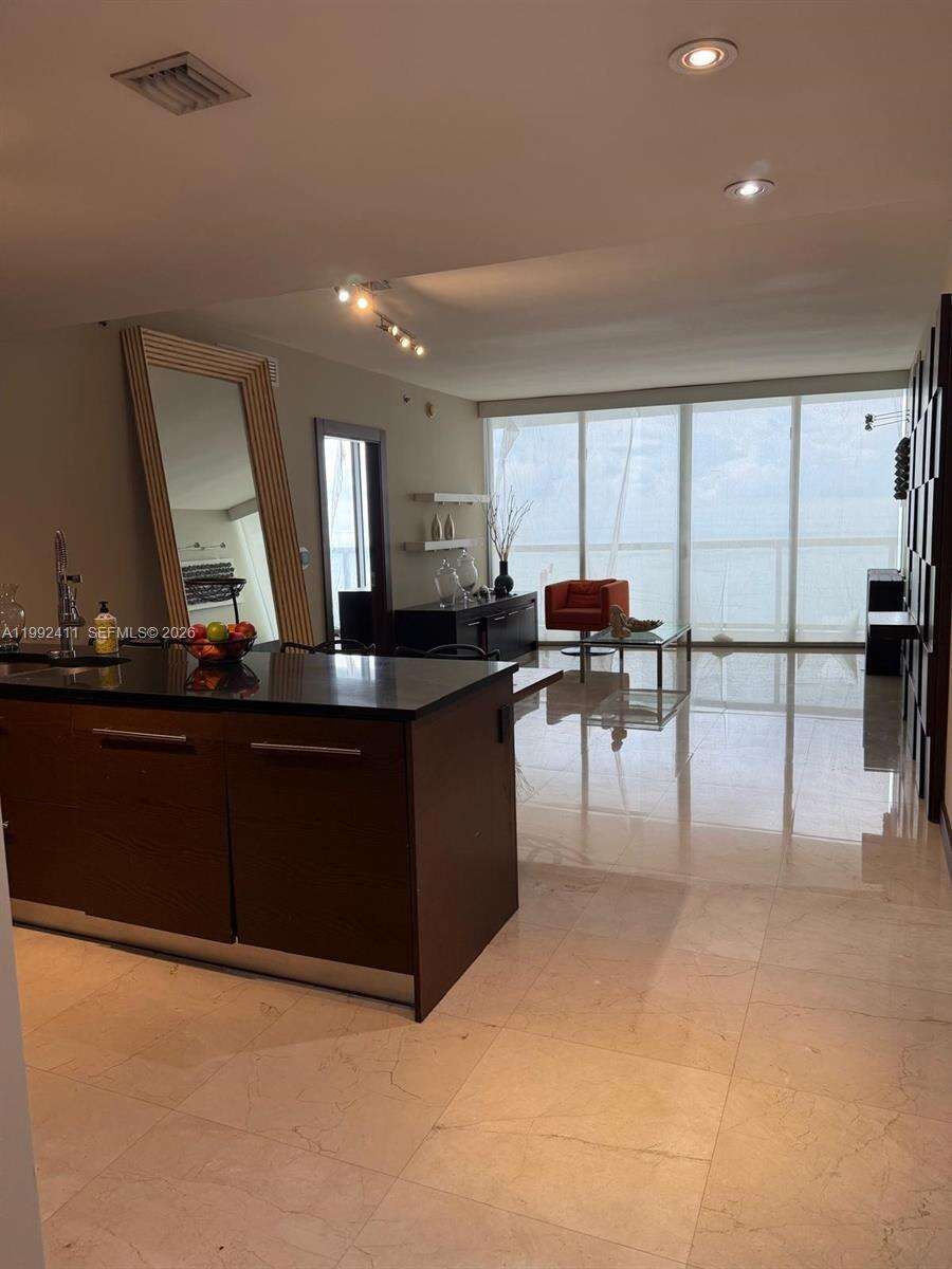 Icon Brickell 1 at 465 Brickell Ave, Miami, FL 33131 - For Rent photo 21