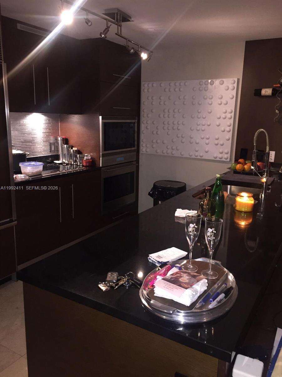 Icon Brickell 1 at 465 Brickell Ave, Miami, FL 33131 - For Rent photo 5