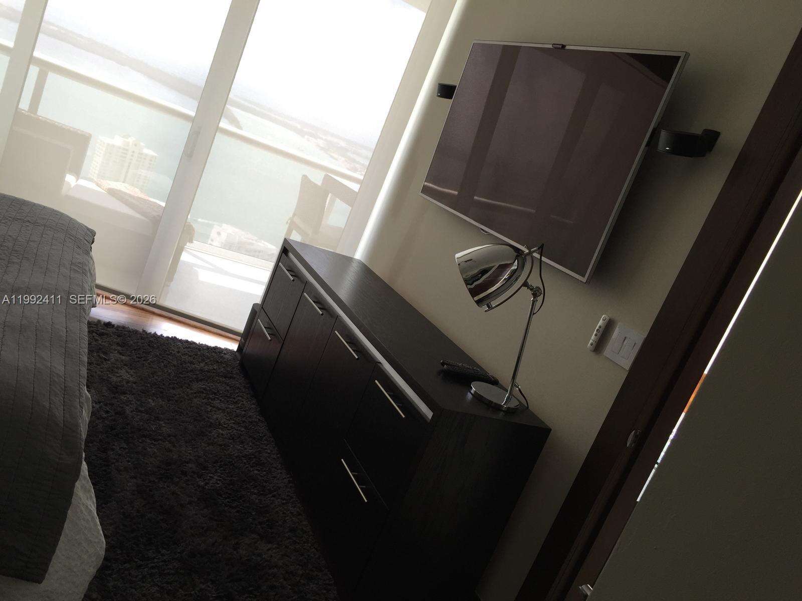 Icon Brickell 1 at 465 Brickell Ave, Miami, FL 33131 - For Rent photo 7