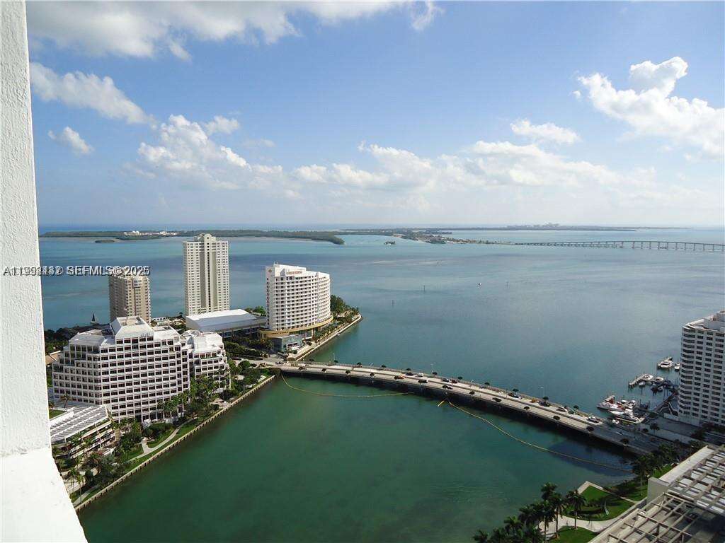 Icon Brickell 2 at 495 Brickell Ave, Miami, FL 33131 - For Rent photo 1