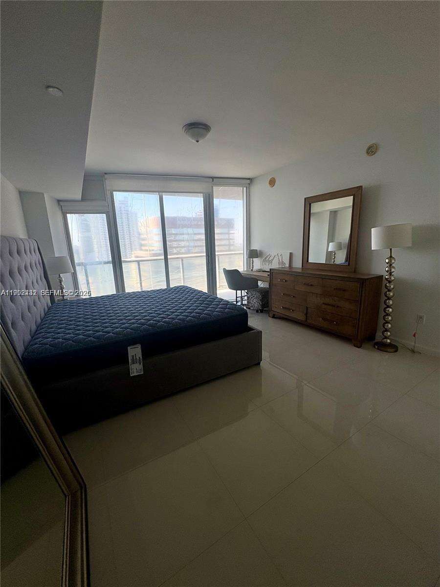 Icon Brickell 2 at 495 Brickell Ave, Miami, FL 33131 - For Rent photo 8