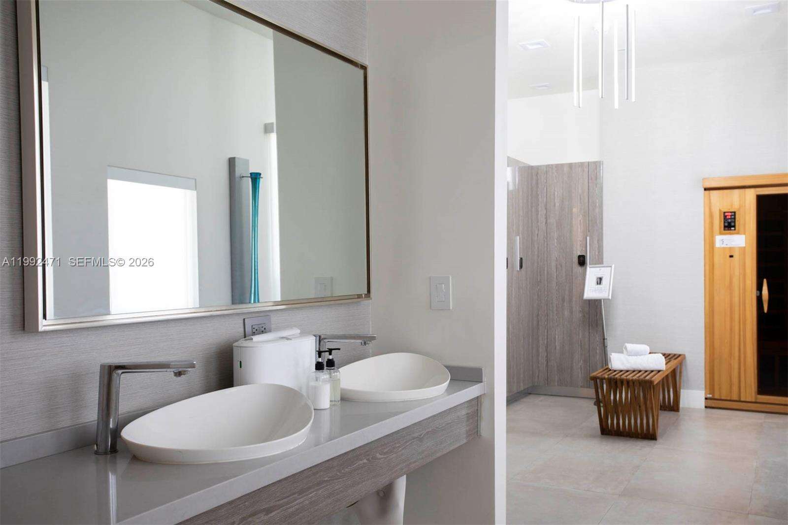 Blue Diamond at 4779 Collins Ave, Miami Beach, FL 33140 - For Rent photo 9