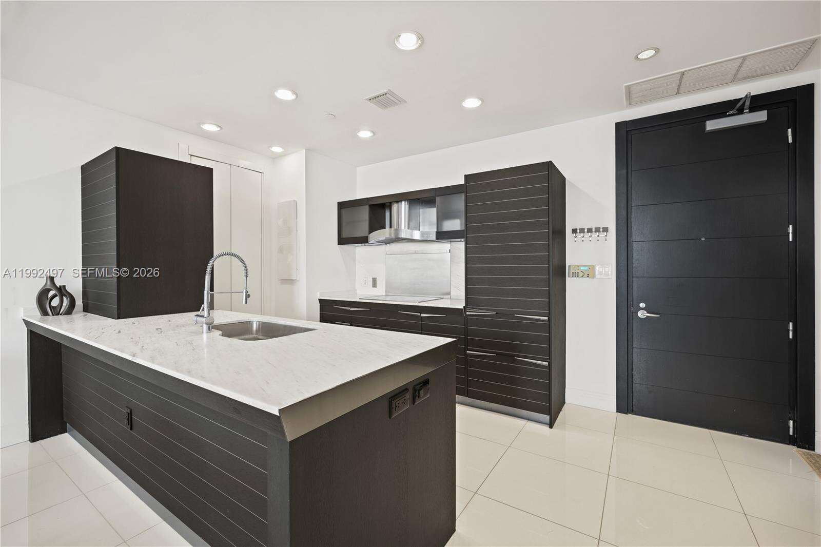 Epic Residences at 200 Biscayne Blvd Way, Miami, FL 33131 - For Rent photo 15