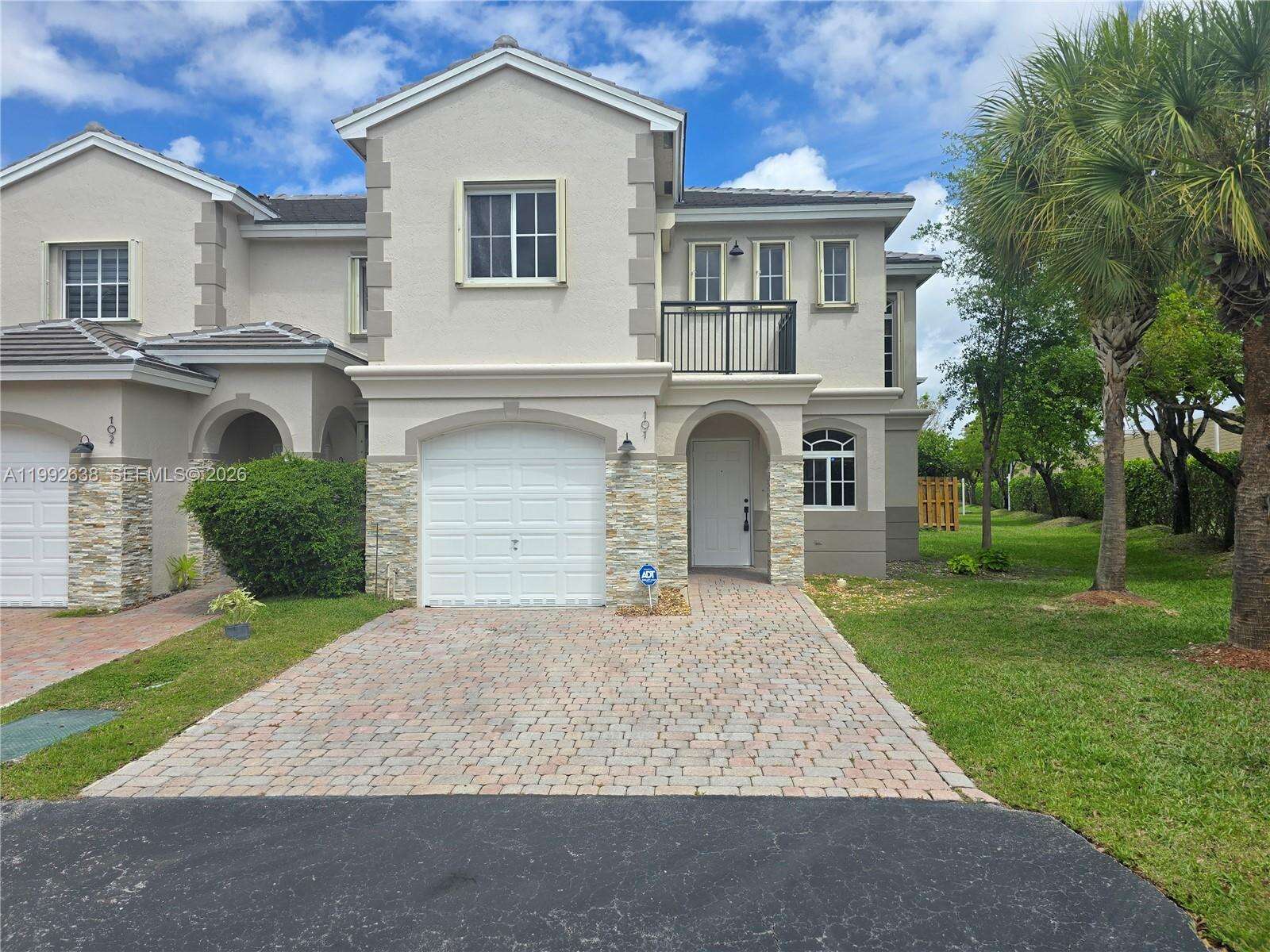 Kendall Village Townvillas Condos for Sale & Rent | Picture 1