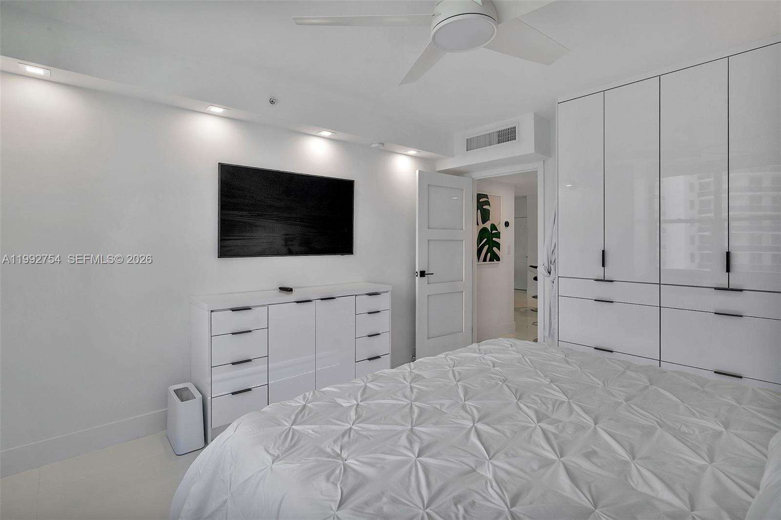 The Wave at 2501 Ocean Dr, Hollywood, FL 33019 - For Rent photo 23