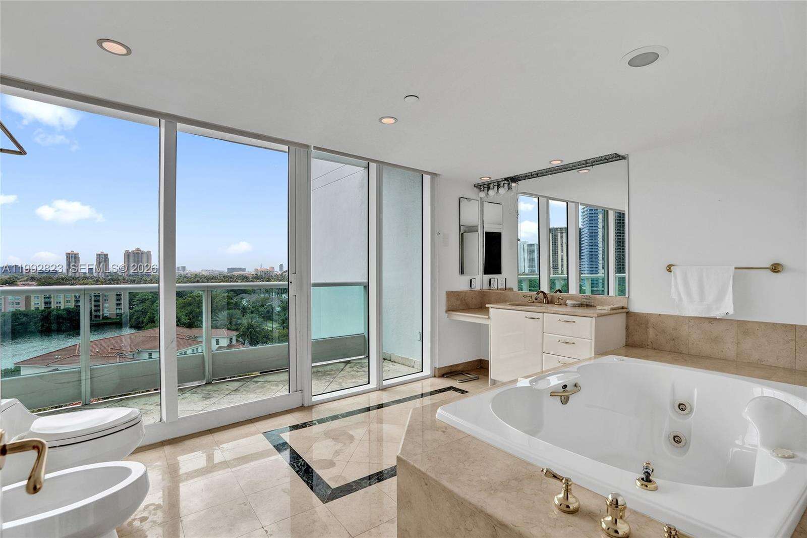 Porto Vita South at 19955 38 Ct, Aventura, FL 33180 - For Rent photo 16