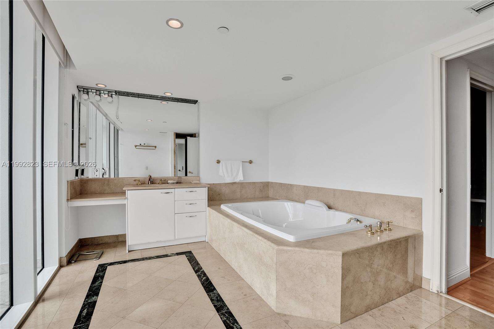 Porto Vita South at 19955 38 Ct, Aventura, FL 33180 - For Rent photo 17