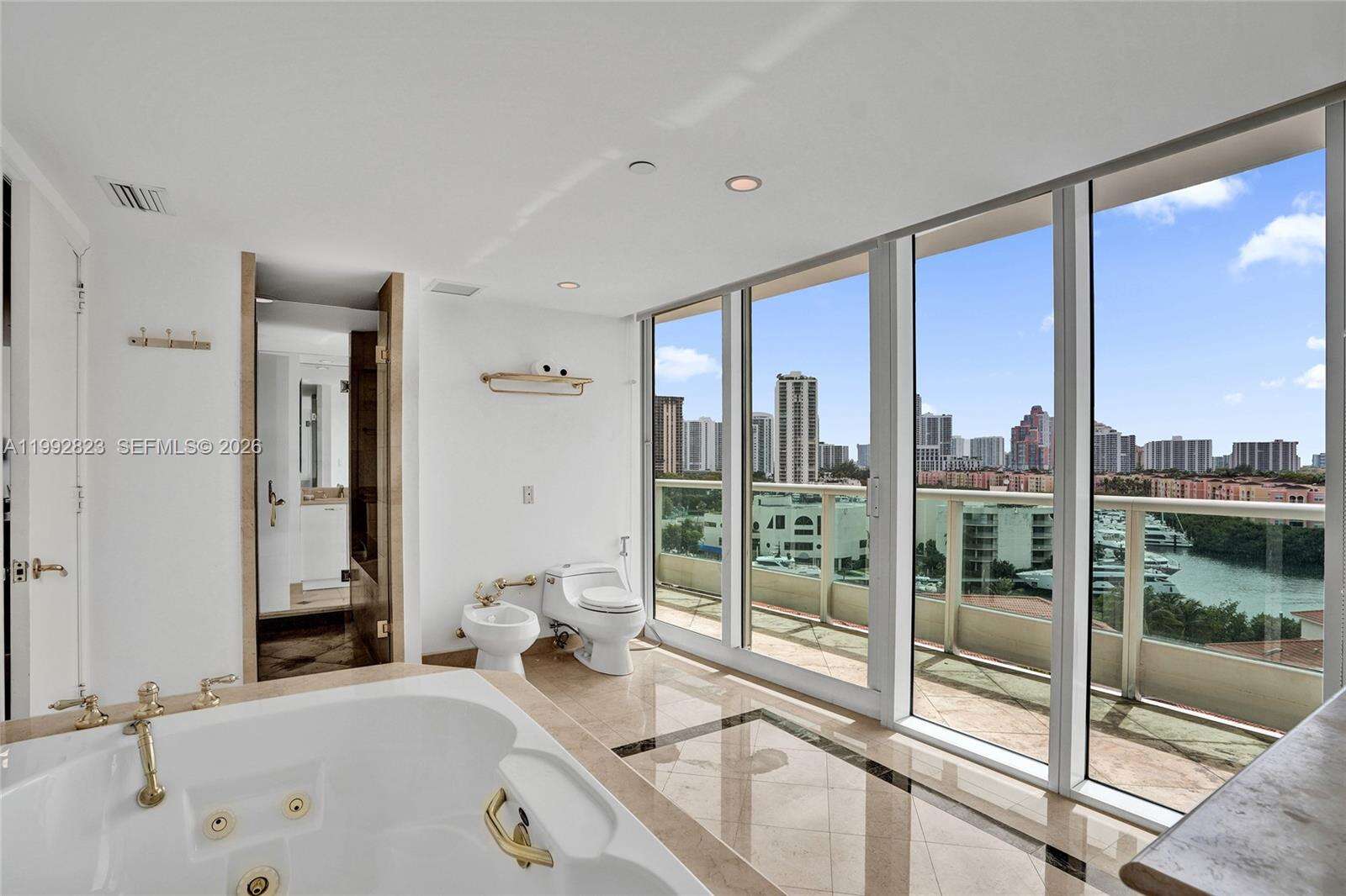 Porto Vita South at 19955 38 Ct, Aventura, FL 33180 - For Rent photo 18