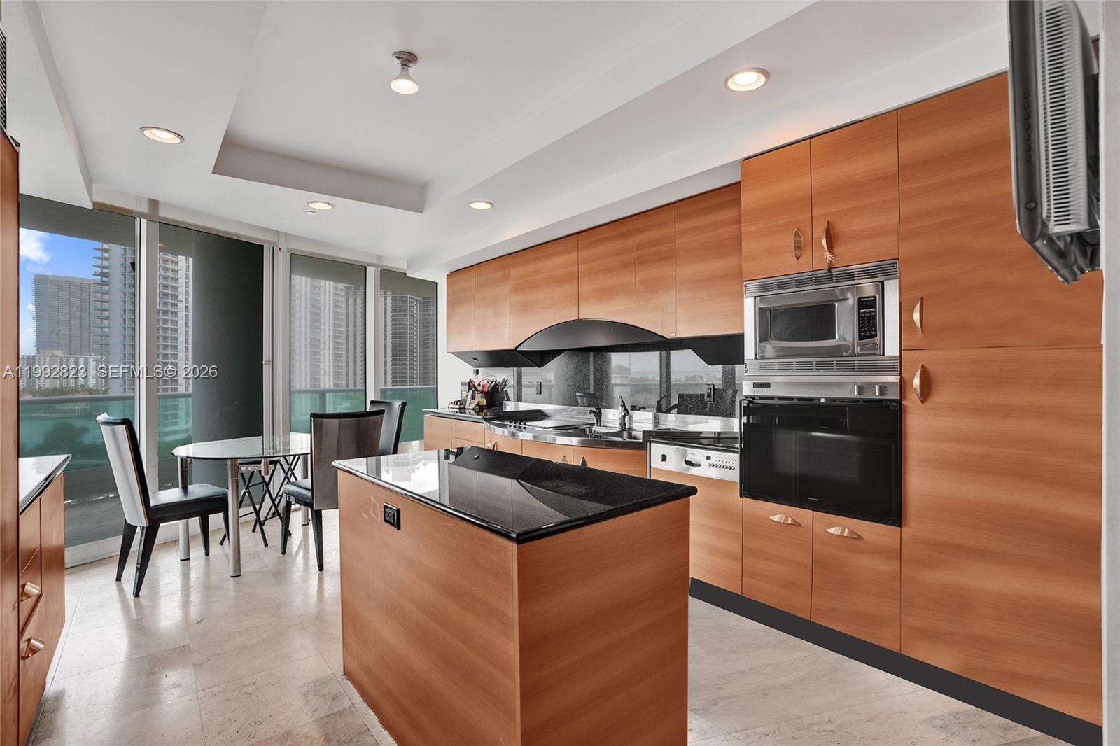 Porto Vita South at 19955 38 Ct, Aventura, FL 33180 - For Rent photo 7