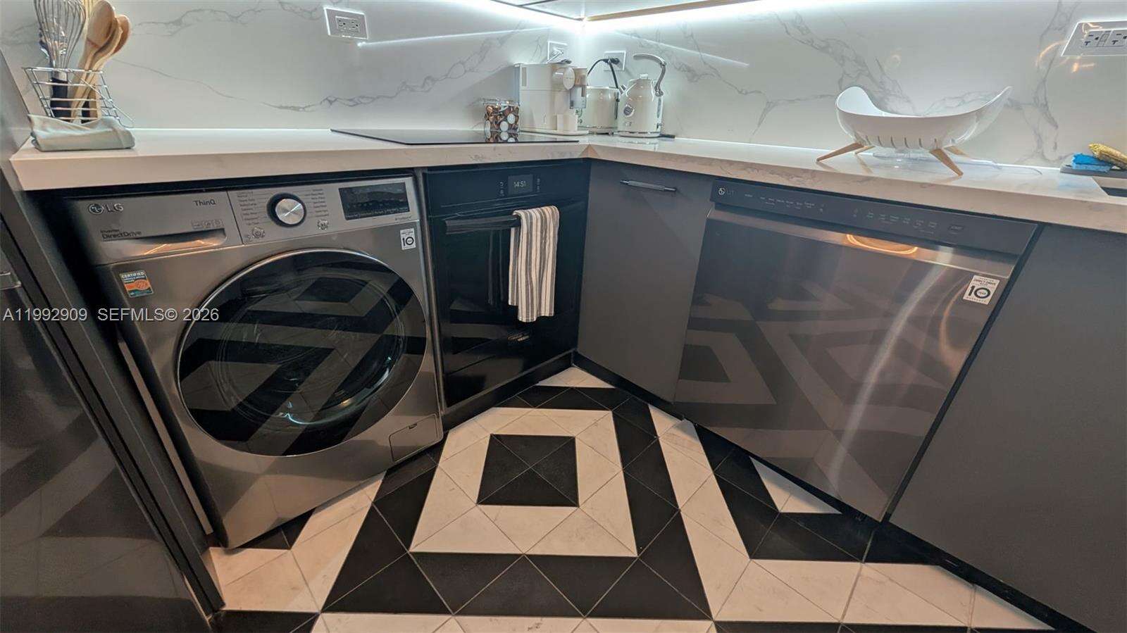 Flamingo South Beach at 1500 Bay Rd, Miami Beach, FL 33139 - For Rent photo 22