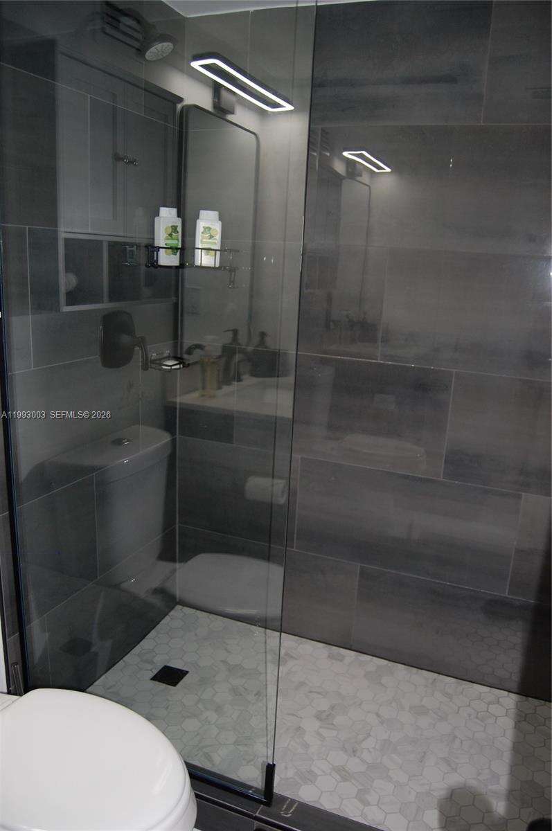 The Wave at 2501 Ocean Dr, Hollywood, FL 33019 - For Rent photo 13