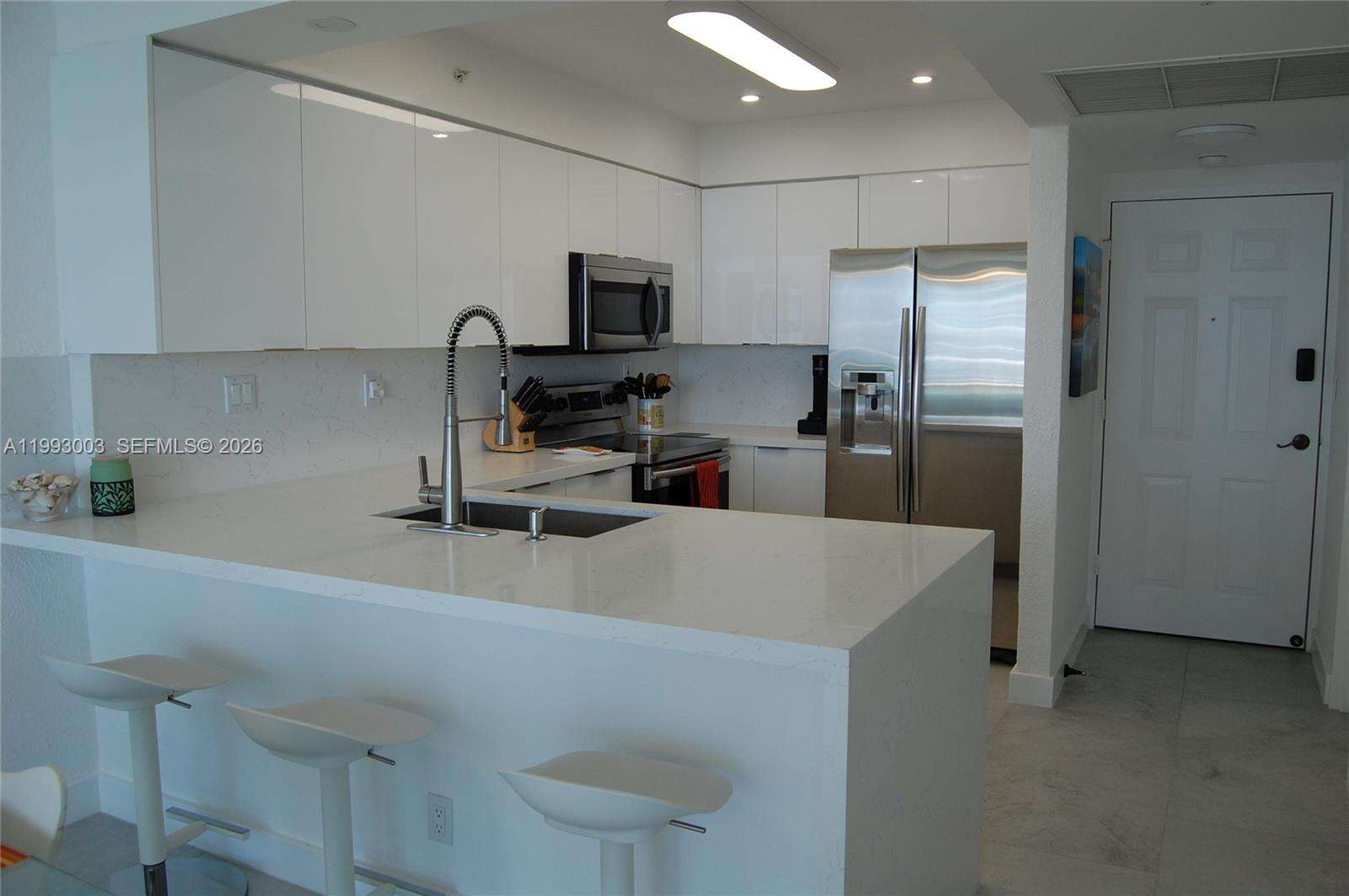 The Wave at 2501 Ocean Dr, Hollywood, FL 33019 - For Rent photo 4