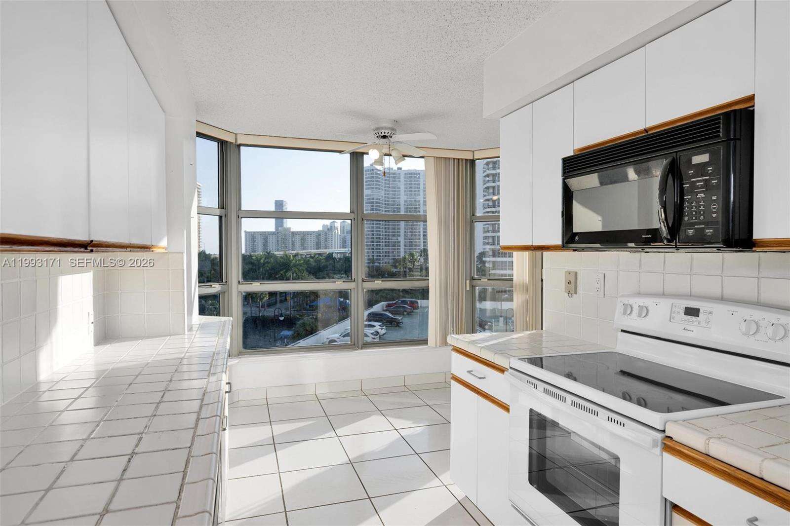 Mystic Pointe Tower 500 at 3530 Mystic Pointe Dr, Aventura, FL 33180 - For Rent photo 19