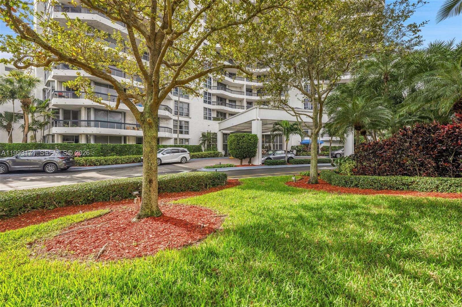 Mystic Pointe Tower 500 at 3530 Mystic Pointe Dr, Aventura, FL 33180 - For Rent photo 40