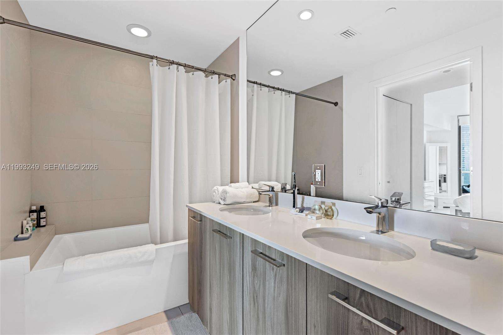 Paraiso Bayviews at 501 31 St, Miami, FL 33137 - For Rent photo 14