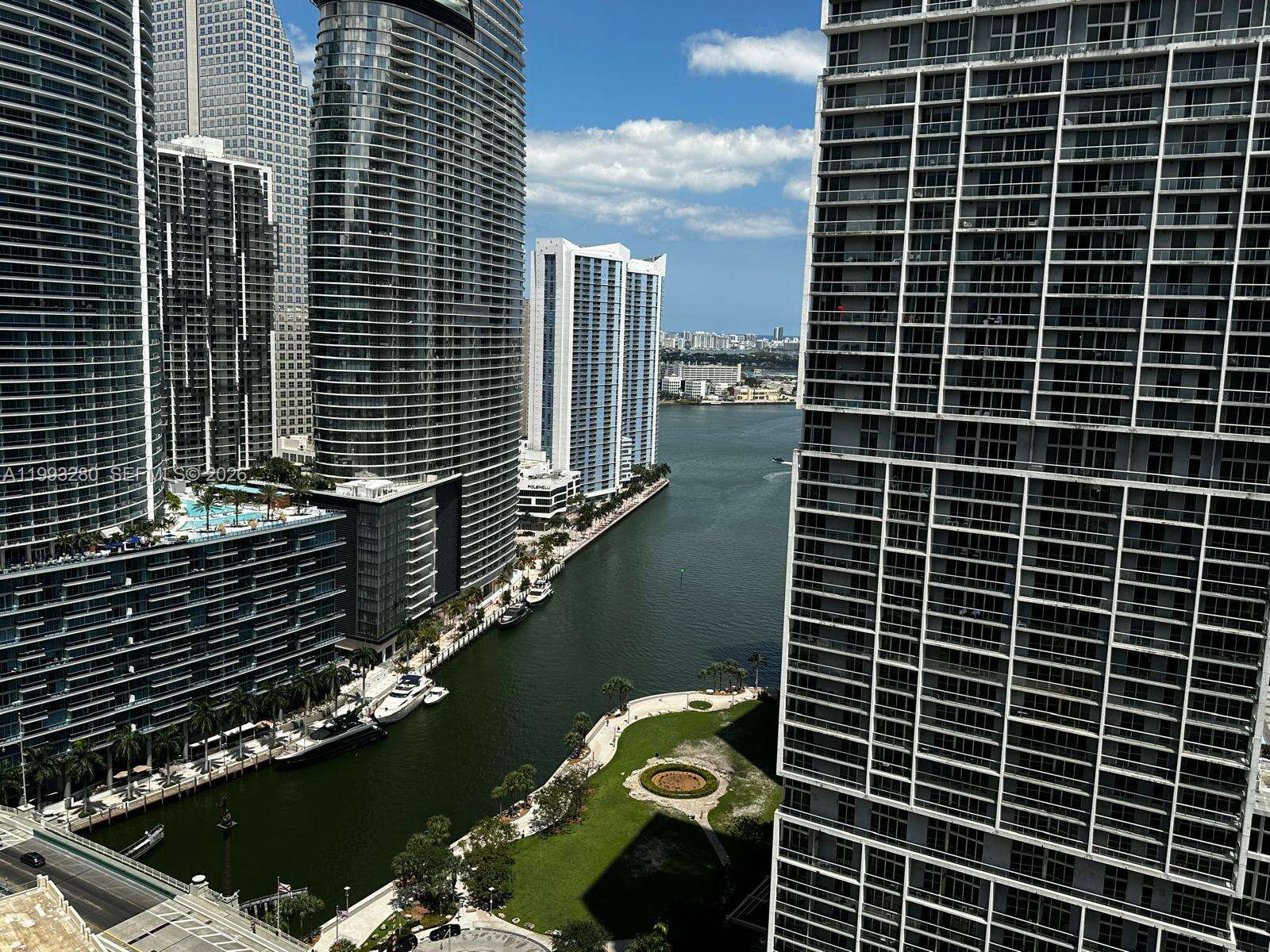 500 Brickell at 500 Brickell Ave, Miami, FL 33131 - For Rent photo 2