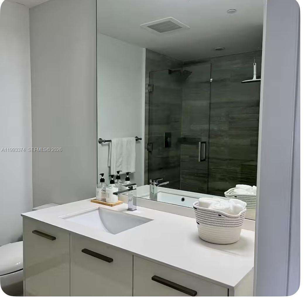 Brickell House at 1300 Brickell Bay Dr, Miami, FL 33131 - For Rent photo 7