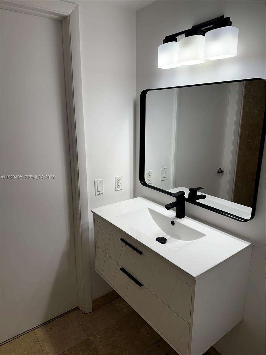 Wind By Neo at 350 Miami Ave, Miami, FL 33130 - For Rent photo 14