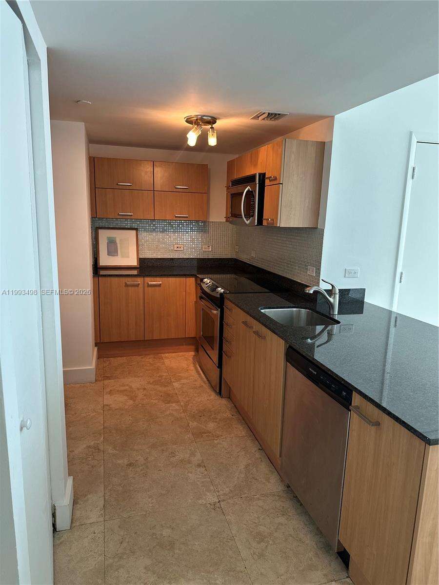 Wind By Neo at 350 Miami Ave, Miami, FL 33130 - For Rent photo 7
