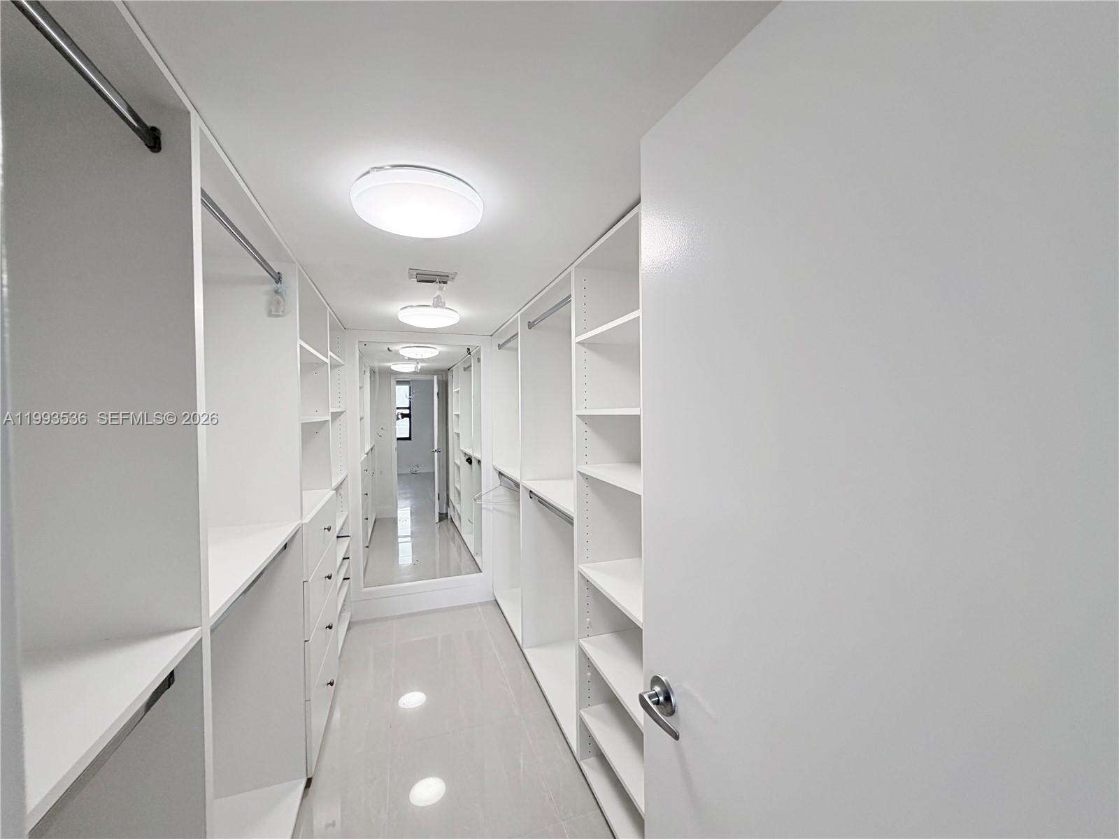 Brickell Bay Club at 2333 Brickell Ave, Miami, FL 33129 - For Rent photo 13
