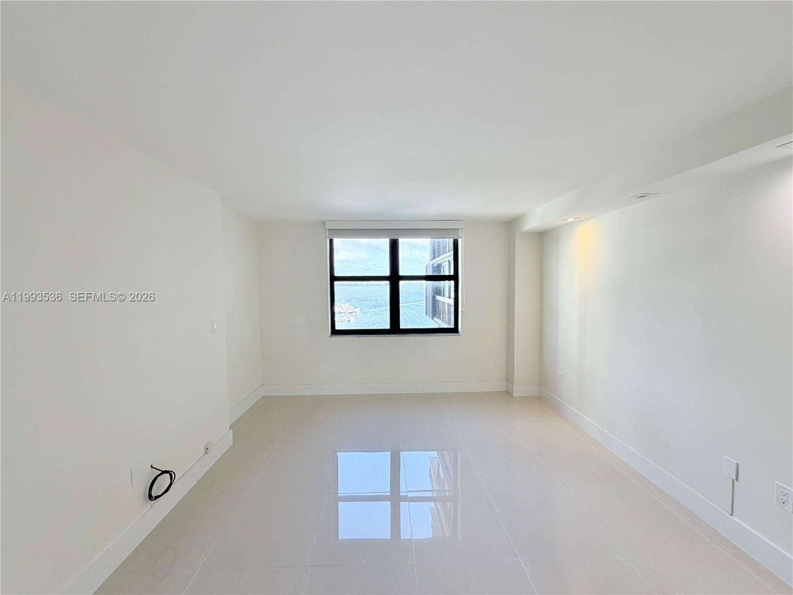 Brickell Bay Club at 2333 Brickell Ave, Miami, FL 33129 - For Rent photo 15